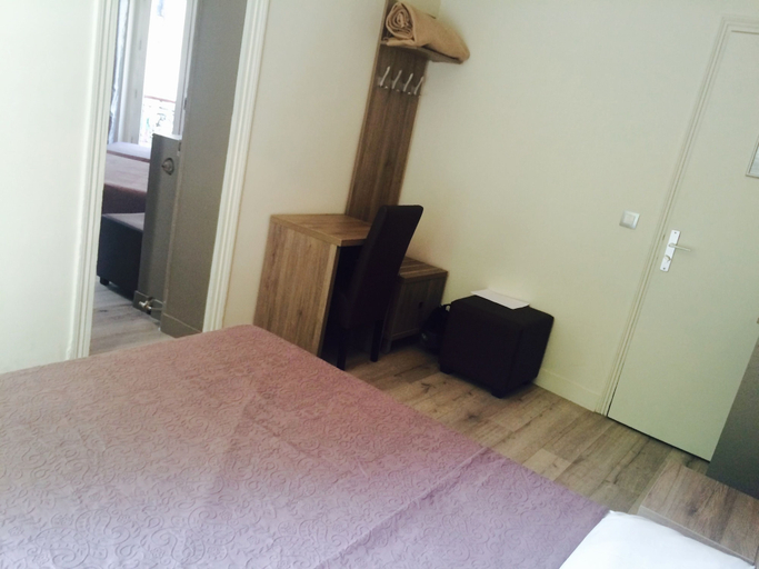Bedroom 4, Grand Hôtel Magenta, Paris