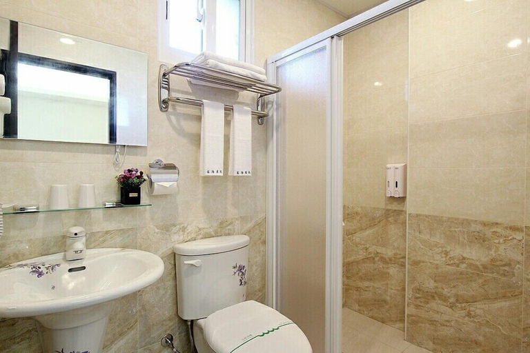 Bathroom 3, Blue Ocean Stars B&B, Taitung