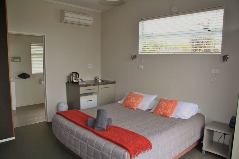 Bedroom 3, Taupo DeBretts Spa Resort, Taupo