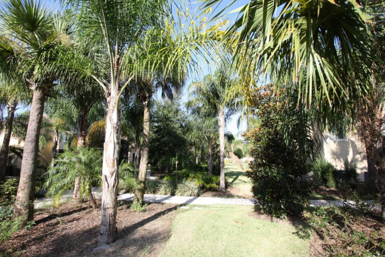Others 5, 7526 Oakwater, Osceola