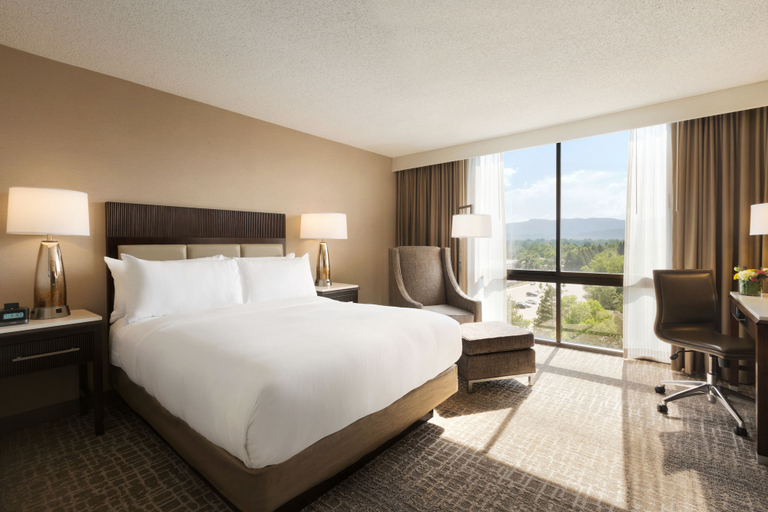 Bedroom 3, Hilton Fort Collins, Larimer