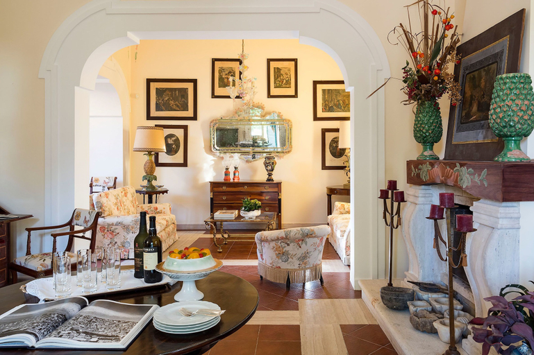 Food & Drinks 4, Villa Sofia San Ciro 401, Trapani