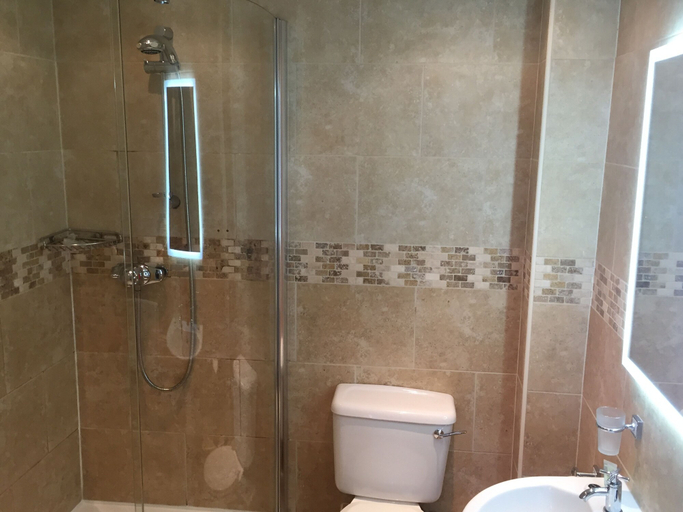 Bathroom 4, The Waterfront Inn, Devon
