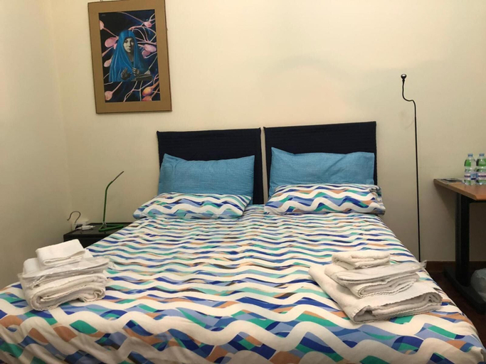 Bedroom 4, Stendhal14, Napoli