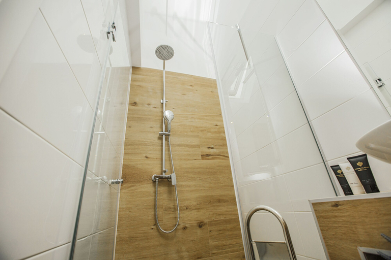 Bathroom 4, Heritage Hotel Dea Hvar, Hvar
