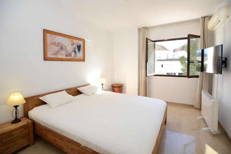 Bedroom 3, Sierra Bermeja 1-414, Málaga