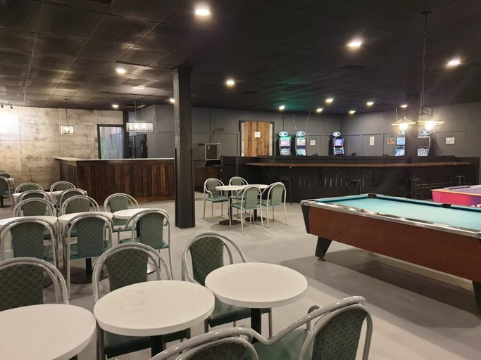 Food & Drinks 5, Frontier Hotel, Division No. 7