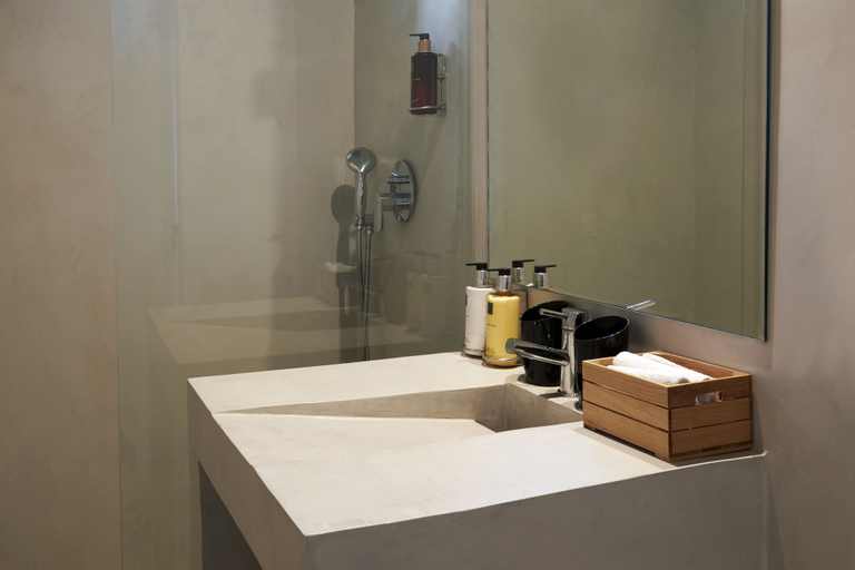 Bathroom 4, Lucky's Guest House, Cascais