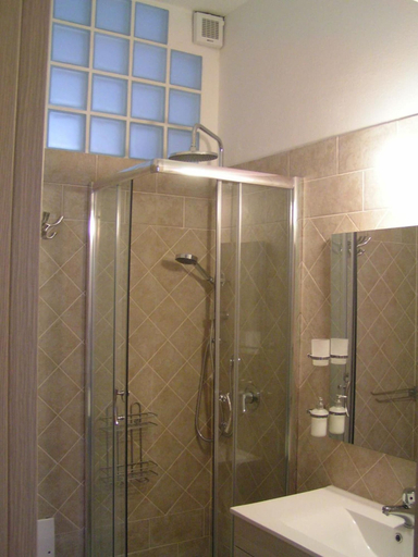 Bathroom 3, Anania, Cagliari