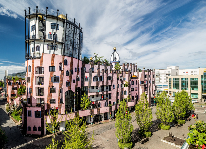 Exterior & Views