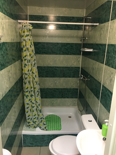 Bathroom 3, Hostel on Nakhimovsky Prospekt, South-Western