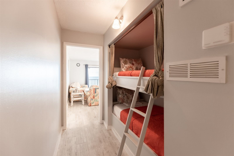 Bedroom 1, The Summit 618, Bay