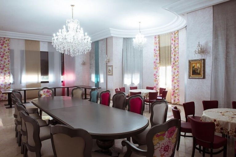 Food & Drinks 4, Regency Park and Suites, Casablanca