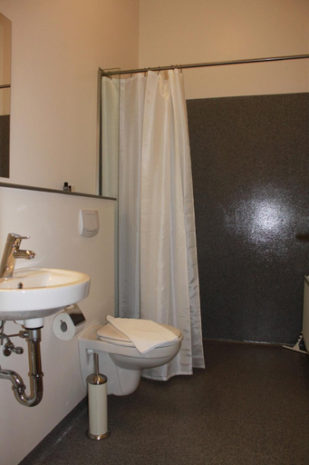 Bathroom 4, Höfn Inn Guesthouse, Sveitarfélagið Hornafjörður