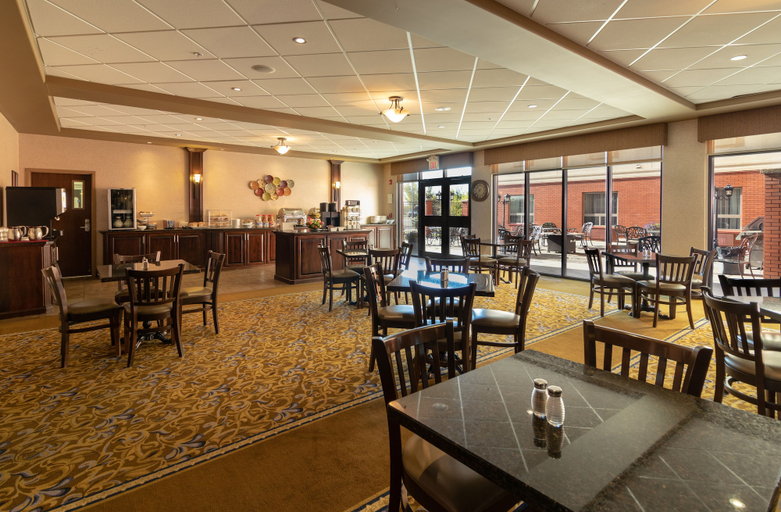 Food & Drinks 5, The Kanata Inn Fort Saskatchewan, Division No. 11