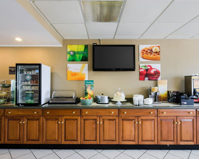 Food & Drinks 5, Quality Inn Troutville - Roanoke North, Botetourt