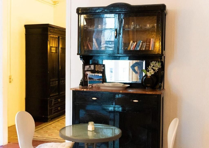 Others 5, B&B Placa Bell-Lloc, Girona
