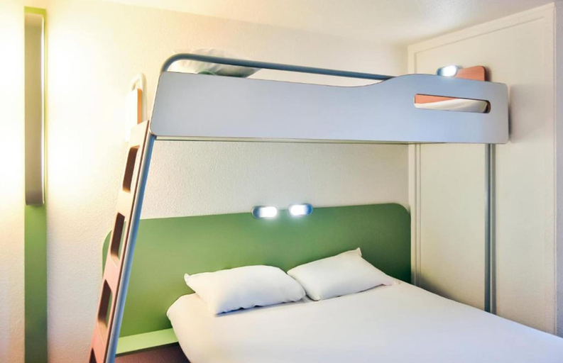 Bedroom 3, ibis budget Lyon Villefranche sur Saône, Rhône