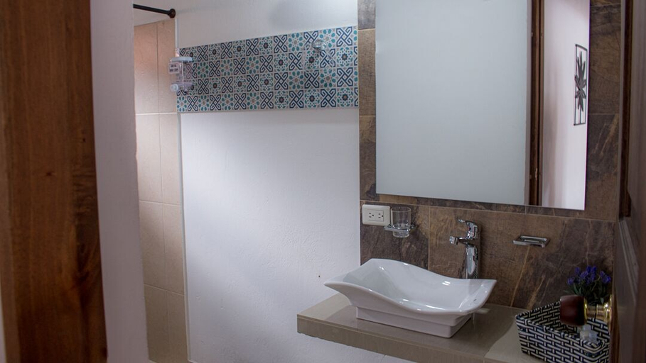 Bathroom 3, Santone Laville, Villa de Leyva