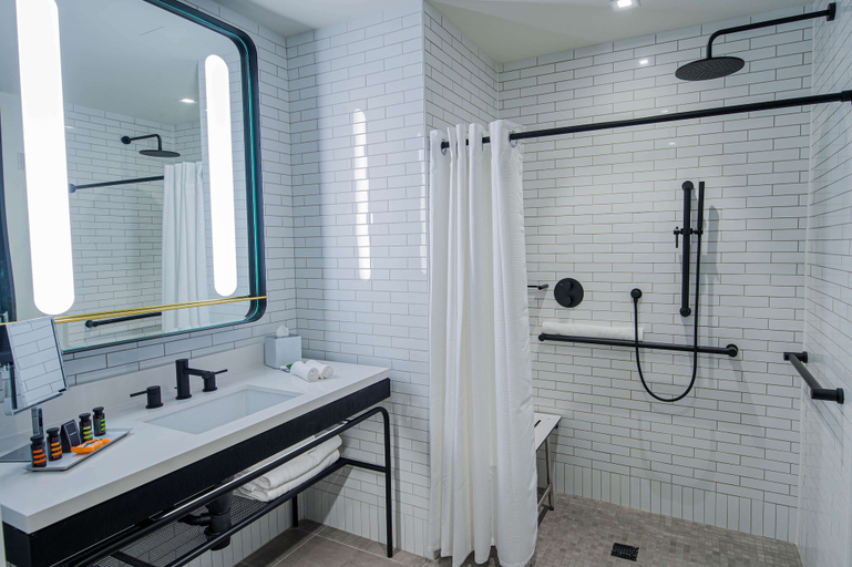 Bathroom 4, Canopy by Hilton Jersey City Arts District, Jersey City