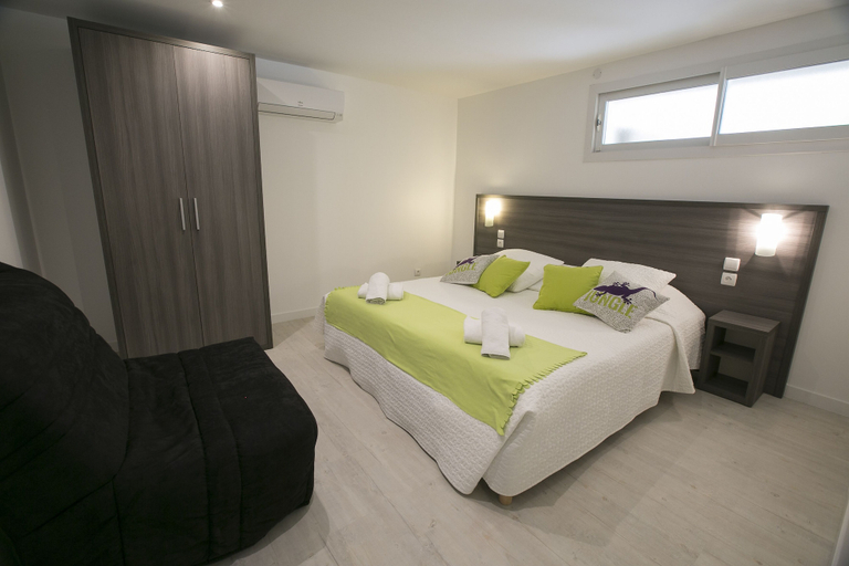 Bedroom 2, Hotel & Appartements Le Grand Large bord de mer, Hérault