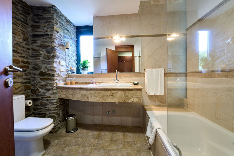 Bathroom 4, Lar da Mota Boutique Hotel, A Coruña