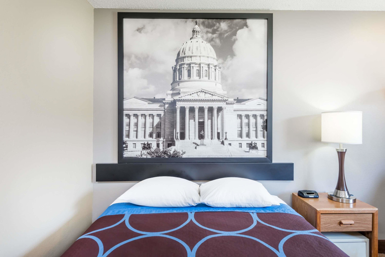 Bedroom 3, Super 8 by Wyndham West Plains, Howell