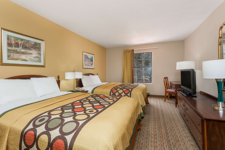 Bedroom 2, Super 8 by Wyndham Cornelia, Habersham