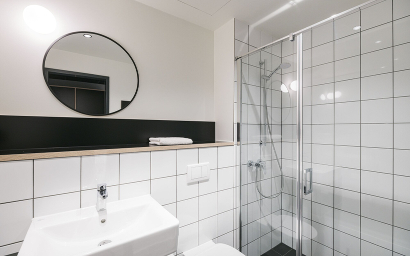 Bathroom 3, MoLiving - Design Hotel & Apartments Düsseldorf-Neuss, Rhein-Kreis Neuss