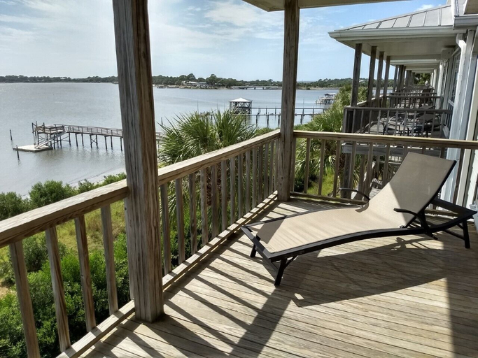 Others 5, Seahorse Landing, Levy
