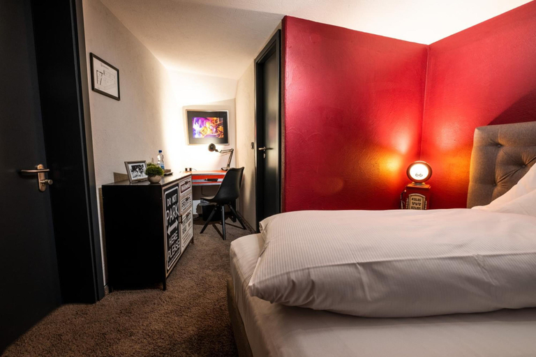 Bedroom 2, Engel Hotel und Diner, Ravensburg