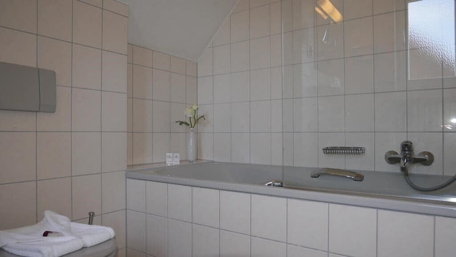 Bathroom 4, Hotel Garni Alte Post, Lörrach
