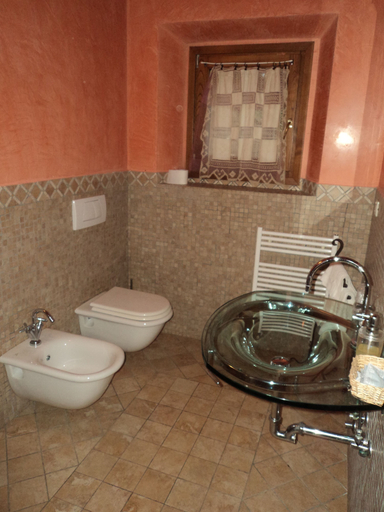 Bathroom 5, Hotel Il Fondaccio, Bologna