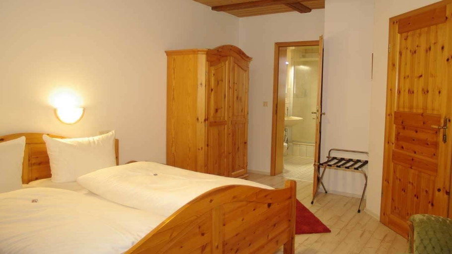 Bedroom 4, Gästehaus Räuber Lippoldskrug, Hildesheim