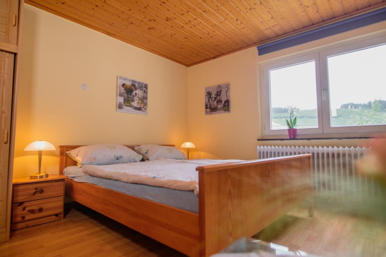 Bedroom 3, Bauernhof Pension Wiebelhaus Mester, Olpe