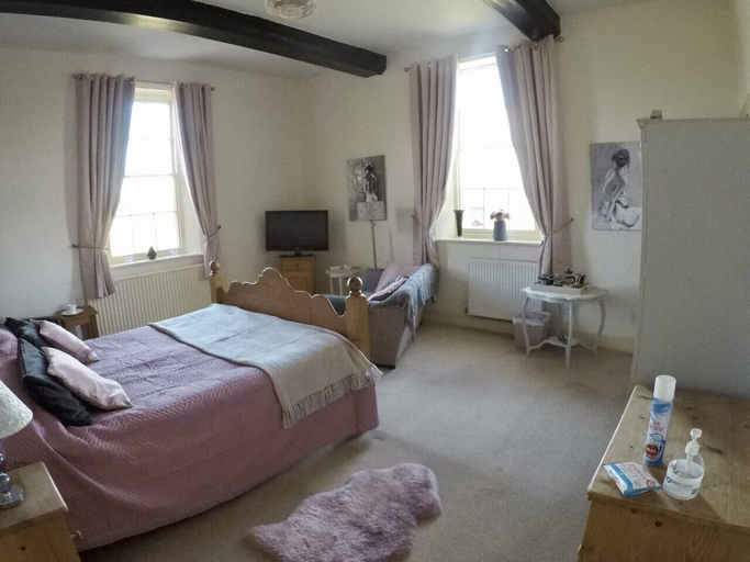 Bedroom 2, Whitchurch Farm Guesthouse, Warwickshire