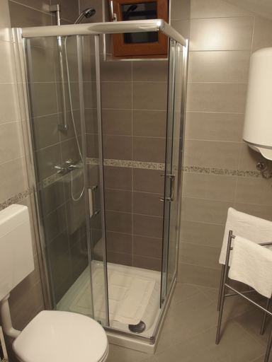 Bathroom 3, Guesthouse Casetta Verde, Karojba