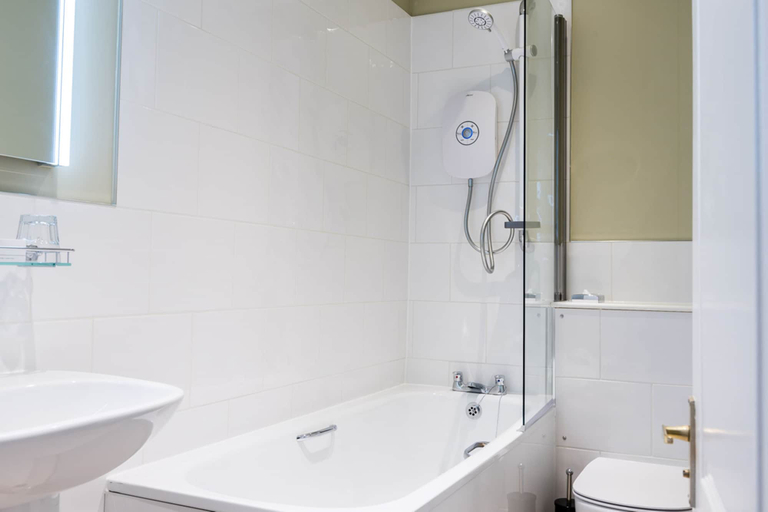 Bathroom 4, The Swan at Hay Hotel, Powys