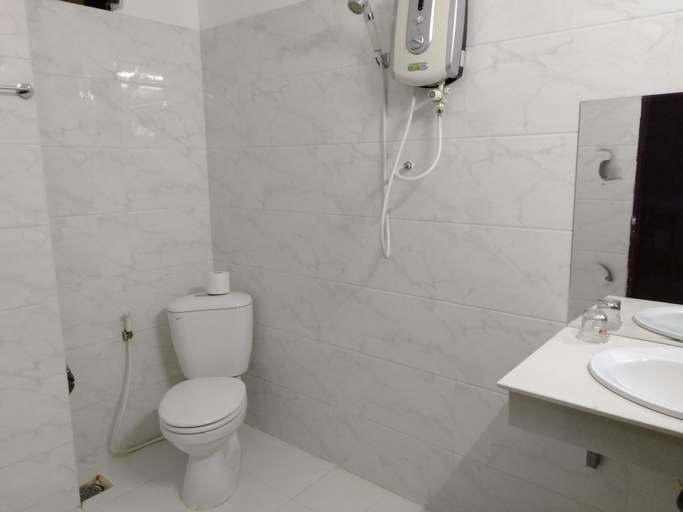 Bathroom, Eden Hotel, Buon Ma Thuot