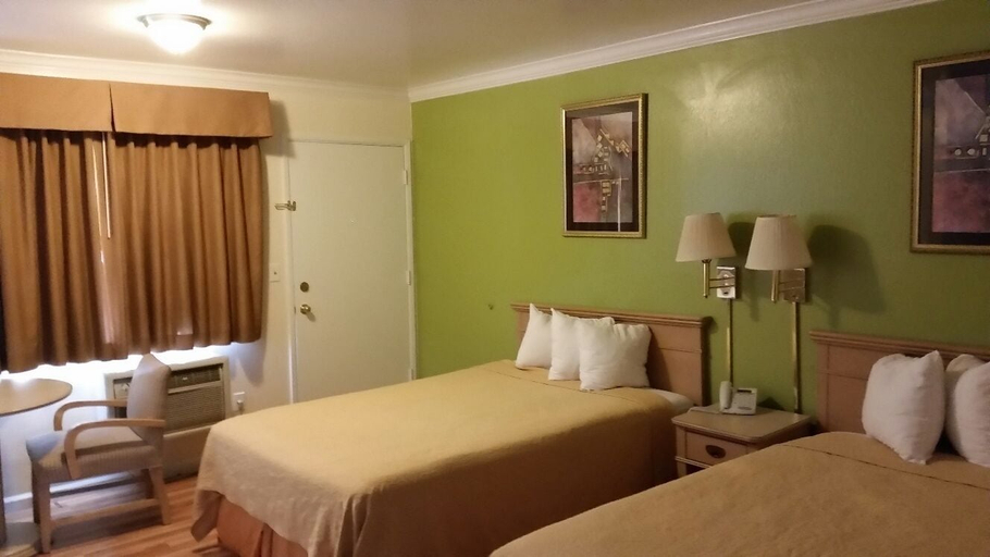 Bedroom 2, Kelseyville Motel, Lake