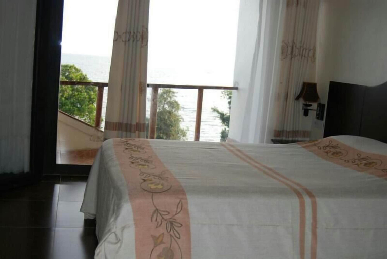 Bedroom 2, Garuga Resort Beach Hotel, Busiiro