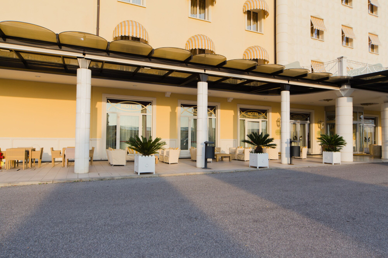 Exterior & Views 2, Zanhotel & Meeting Centergross, Bologna