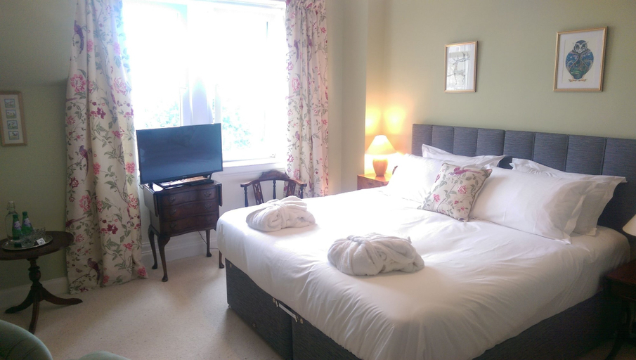 Bedroom 2, Lochinver Guest House, South Ayrshire