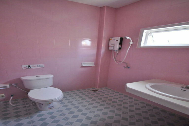 Bathroom 4, Tokyo Hotel, Muang Lop Buri
