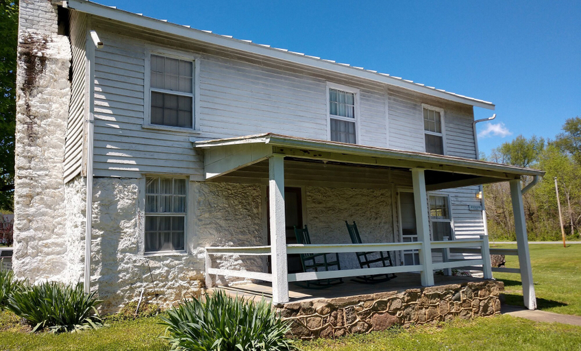 Exterior & Views 2, Graves Mountain Farm & Lodges, Madison