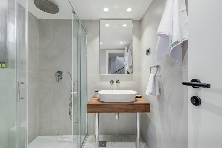 Bathroom 4, Makarun Heritage Rooms, Split