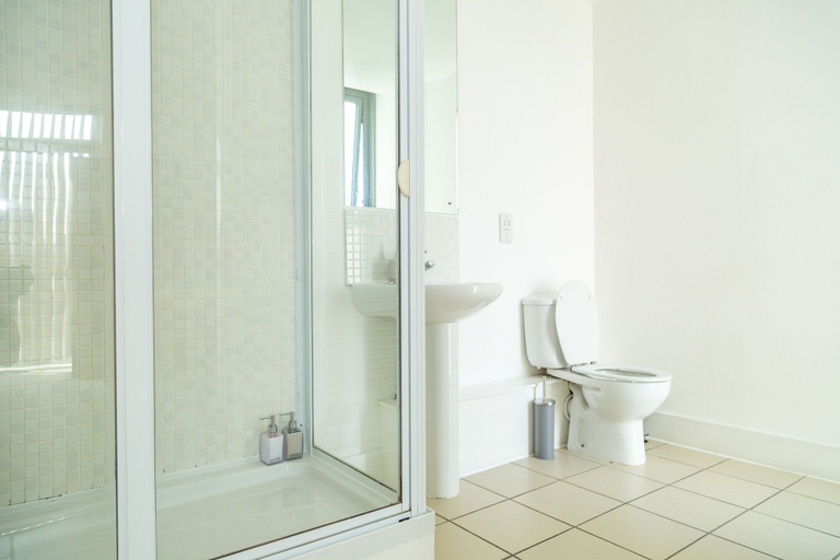Bathroom 4, Kent Street - Apt 3, Sefton