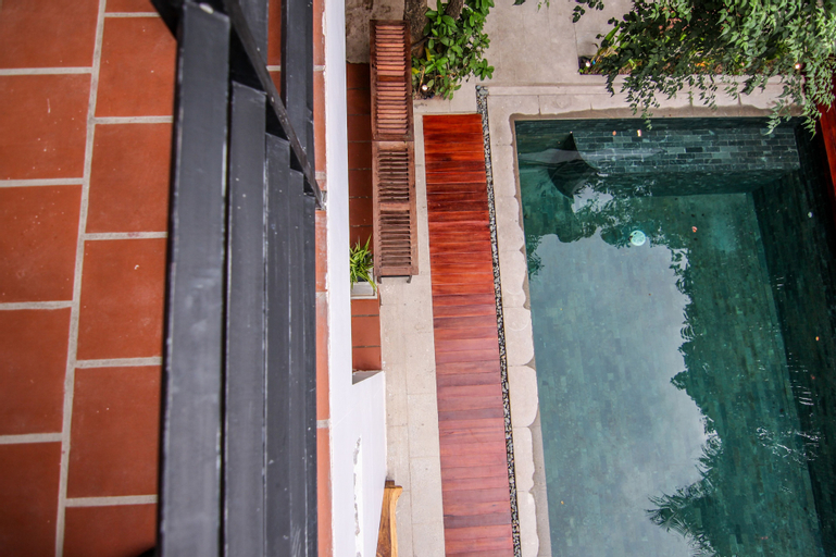 Exterior & Views 19