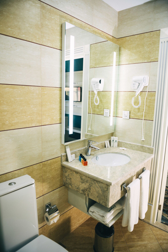 Bathroom 3, Emerald Suite Hotel, Baku