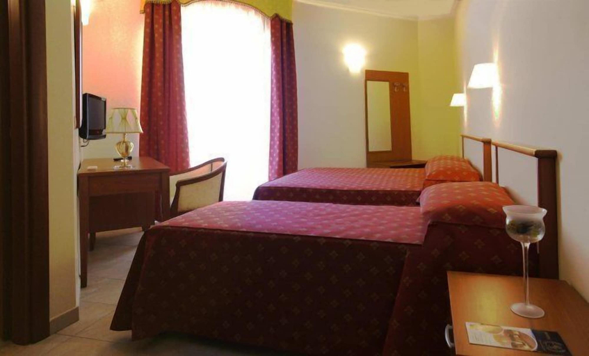 Bedroom 3, Royals Gate Hotel, Foggia